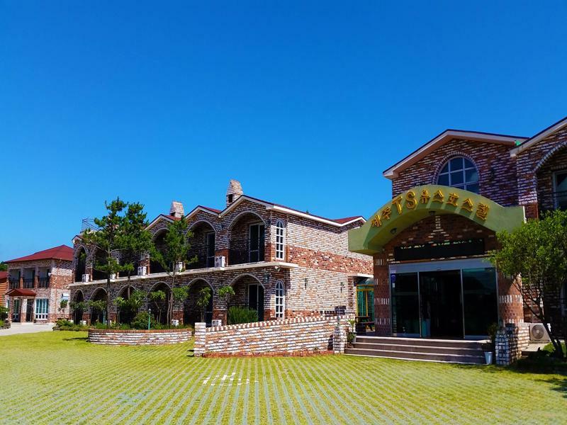 Jeju Ts Youth Hostel & Resort Seogwipo Exterior foto